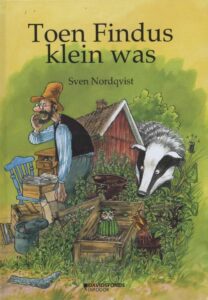 de cover van het boek toen findus klein was van de zweedse schrijver sven nordqvist