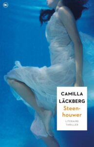 de cover van het boek steenhouwer fjallbacka 3 van camilla lackberg